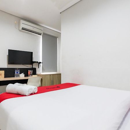 Reddoorz Plus Syariah Near Mall Pondok Indah Jakarta Exterior photo